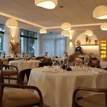 & Western Premier A Storia Hotel 4*