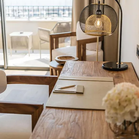 & Western Premier A Storia Hotel 4*
